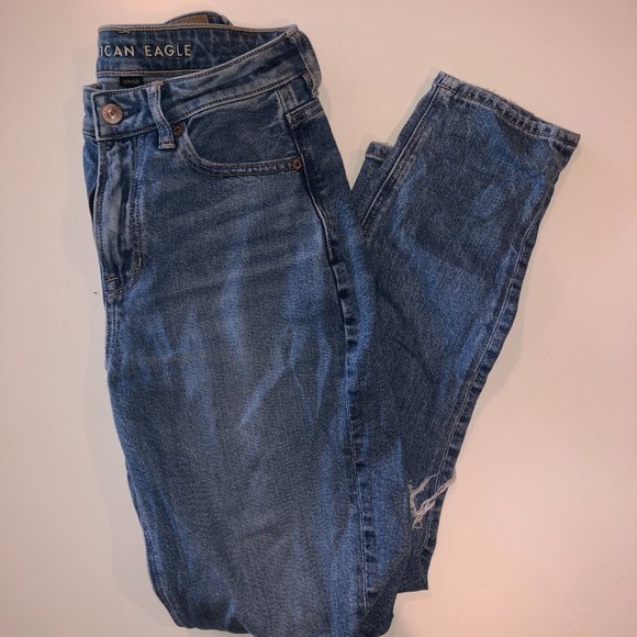 AE Ripped Mom Jean - Picture 3 of 4